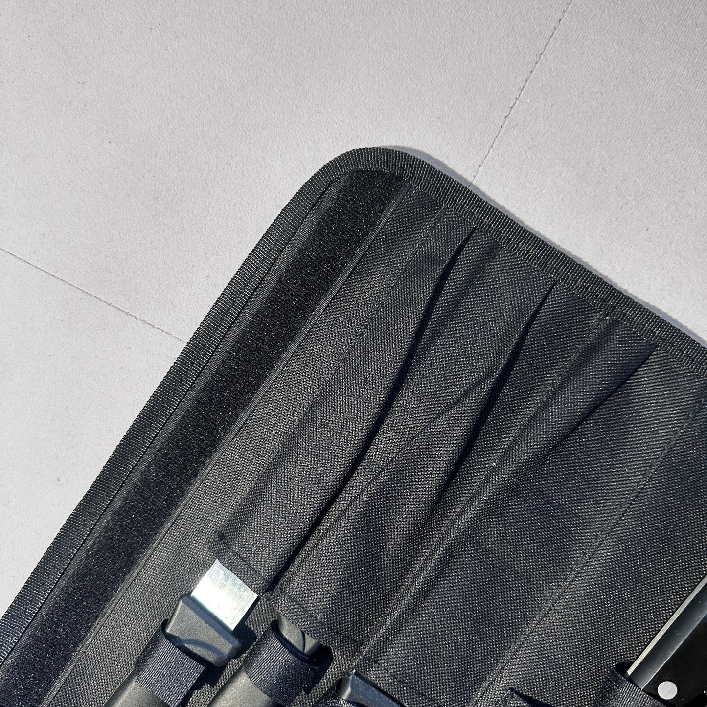 Compact safety knife bag